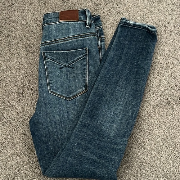Unpublished Jeans - Picture 5 of 5